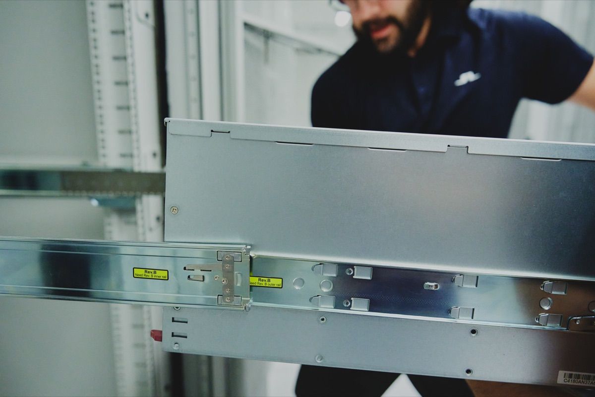 Adjusting Rack Rails Receiving, Unboxing, and Setup — Home 1.0 documentation